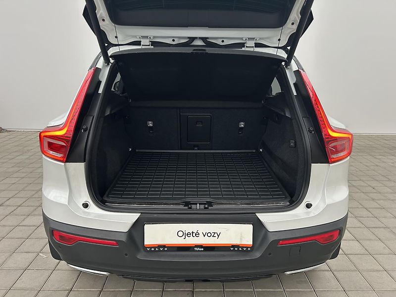 Volvo XC40 2.0 T4 4x4 R-Design - fotka 12 z 30