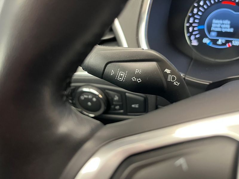 Ford S-MAX 2,5 HEV Titanium 7míst - fotka 12 z 70