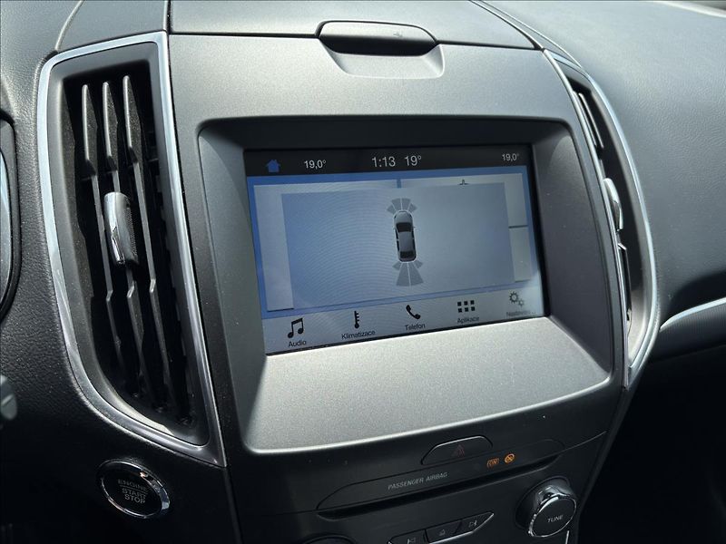 Ford S-MAX 2,0 EcoBlue 132kW Titanium 4X4 - fotka 30 z 39