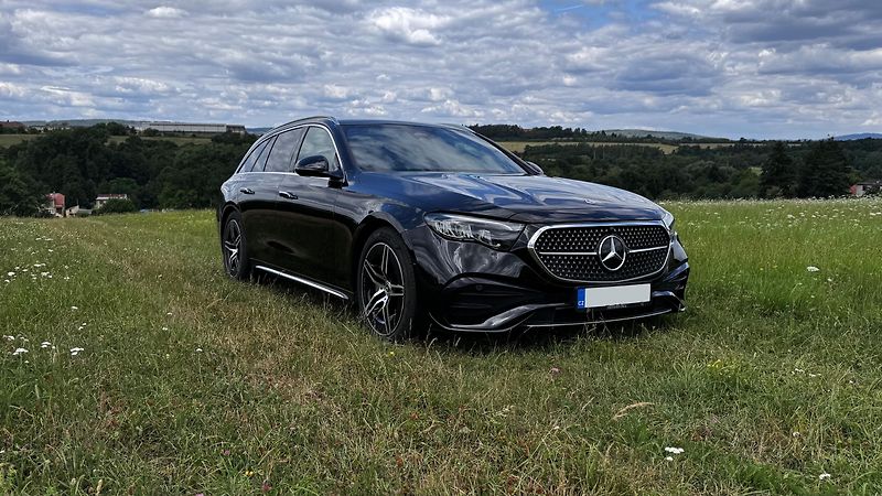 Mercedes-Benz Třídy E E220d, AMG, záruka, nájezd - fotka 1 z 22