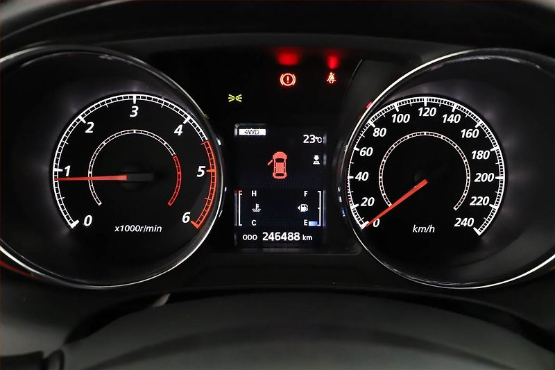 Mitsubishi ASX (2012) 1.8 DI-D MIVEC, 4X4, Tempomat - fotka 8 z 17