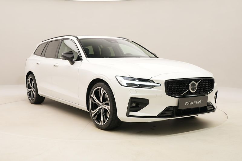 Volvo V60 B4 DARK PLUS AUT  - fotka 15 z 59