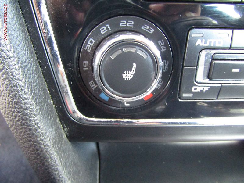Škoda Superb (2010) 2.0 TDi, Ambition, TZ, xenon - fotka 16 z 20