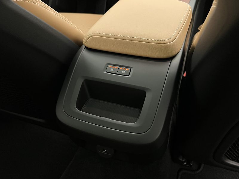 Volvo V60 (2026) B4 PLUS DARK AUT - fotka 47 z 47