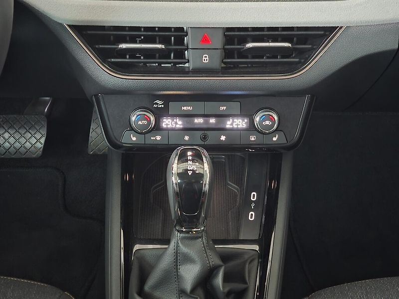 Škoda Kamiq DSG 1,0 TSi 85 kW TopSelection - fotka 16 z 25