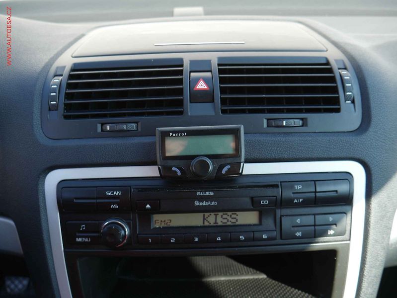Škoda Octavia (2010) 1.6TDI, ČR, Ambiente - fotka 11 z 13