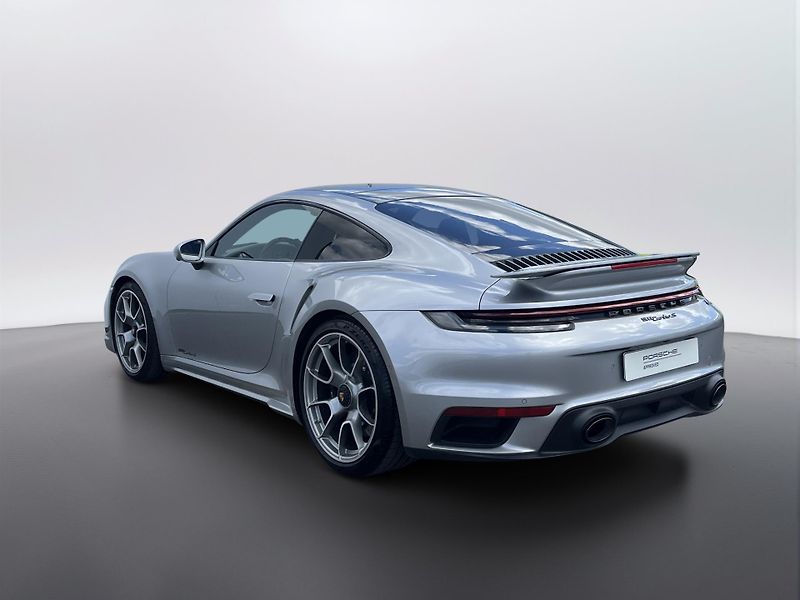 Porsche 911 Turbo S - fotka 3 z 28