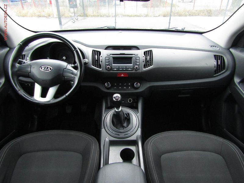 Kia Sportage (2011) 1.7CRDi, ČR, AC, park.asist - fotka 8 z 14