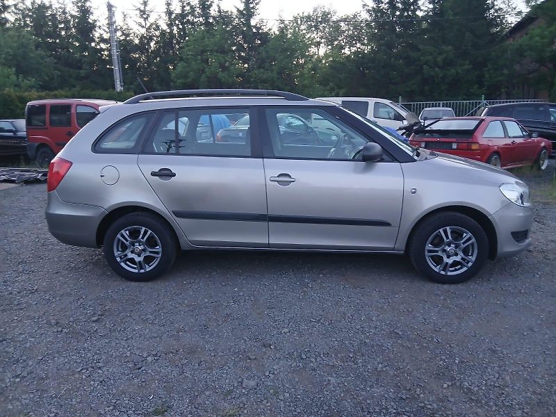 Škoda Fabia 1.2 TSI, facelift - fotka 9 z 33