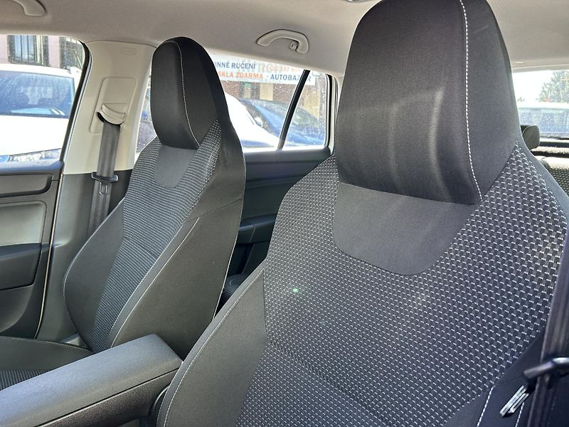 Škoda Rapid (2013) 1.2 TSi 77 KW nové rozvody - fotka 12 z 32