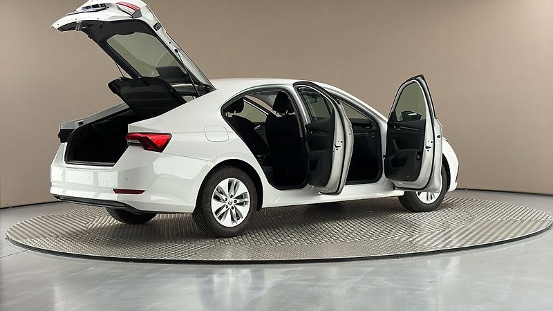 Škoda Octavia 2.0 TDI Ambition - fotka 6 z 24