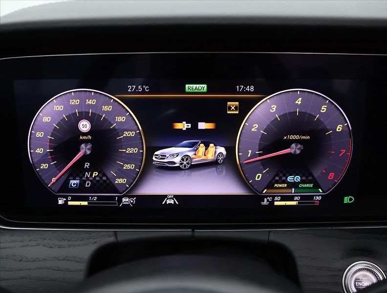 Mercedes-Benz Třídy E 3,0 53 320kW AMG 4Matic+ DPH - fotka 29 z 53
