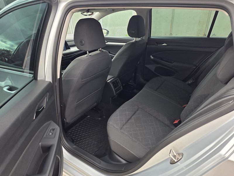 Volkswagen Golf (2021) 2.0 TDI 110 kW 7DSG + tažné - fotka 5 z 8