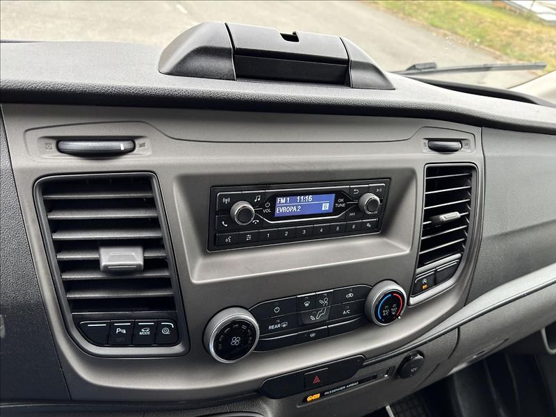 Ford Transit 2,0 EcoBlue Mhev 96kW K.Van L3 - fotka 29 z 36