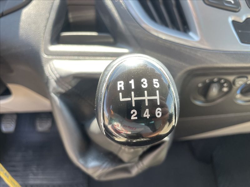 Ford Tourneo Custom 2,2 TDCi 114kw Titanium 8míst - fotka 20 z 37