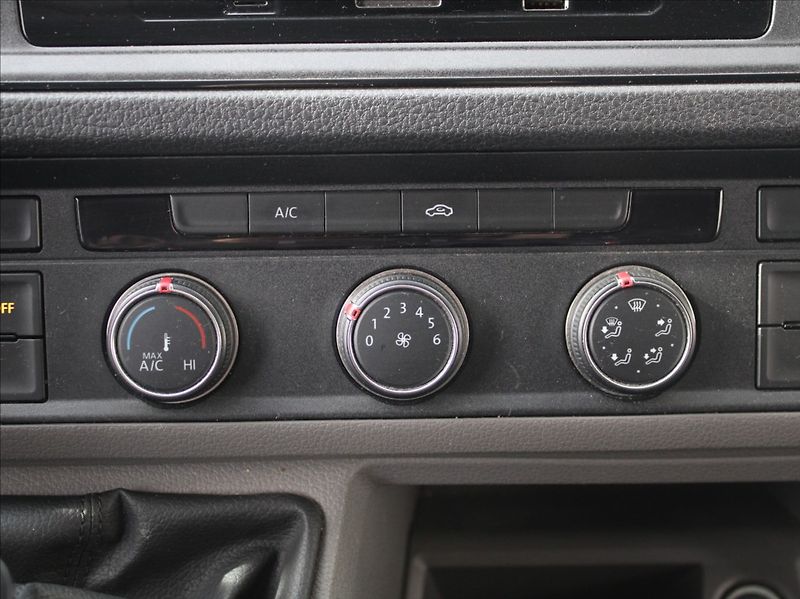 Volkswagen Crafter 2,0 TDi 35 DR 5L.Zár. 170tkm. - fotka 10 z 17