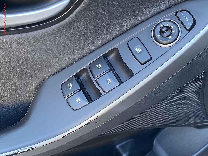 Hyundai i30 (2015) 1.6GDi, ČR, ČR, tempo - fotka 11 z 16
