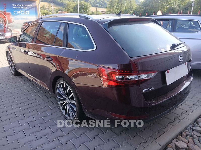Škoda Superb (2015) 2.0TDi 4x4, ČR, DSG, bixen - fotka 2 z 3