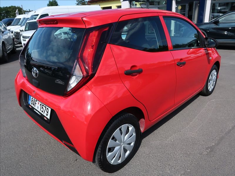 Toyota Aygo 1,0 i,NovéČR,klima,38tkm - fotka 3 z 21