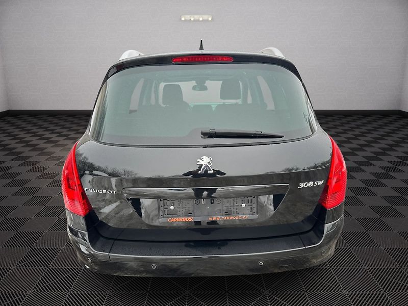 Peugeot 308 (2013) 2.0Hdi 110kw - fotka 6 z 22