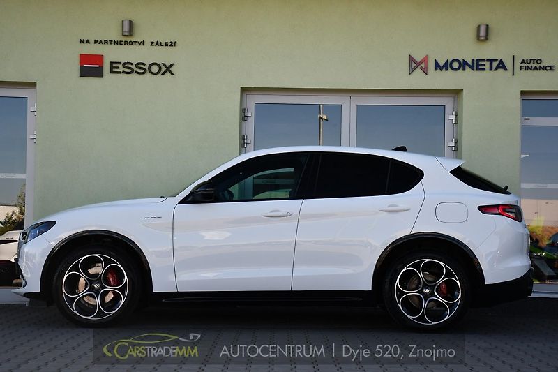 Alfa Romeo Stelvio 2.2D 16V 154kW Veloce AT8-Q4 - fotka 2 z 51