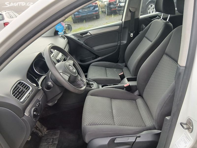 Volkswagen Golf VI 1.6 TDI - fotka 14 z 29