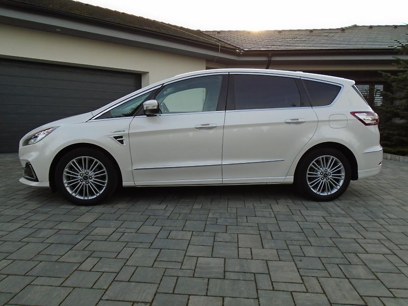 Ford S-MAX 2,0EcoBlue 140kW Vignale 8AT 7 - fotka 7 z 46
