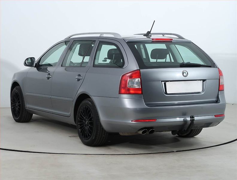 Škoda Octavia (2012) 1.4 TSI, Navi, Tempomat - fotka 4 z 21