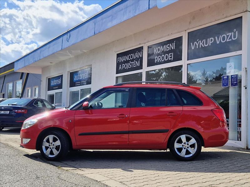 Škoda Fabia 1,2 TSI SENZORY TAŽNÉ VÝHŘEV - fotka 2 z 33