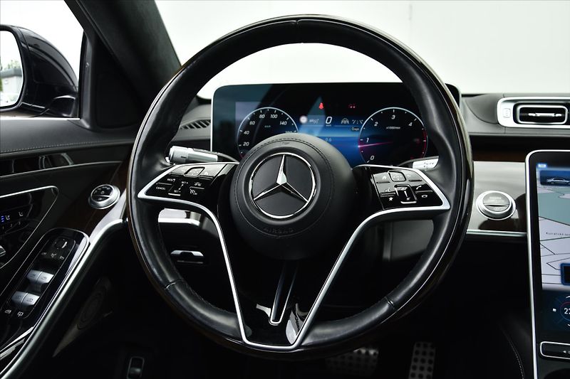 Mercedes-Benz Třídy S 400d 4 MATIC LONG AMG DPH - fotka 14 z 37