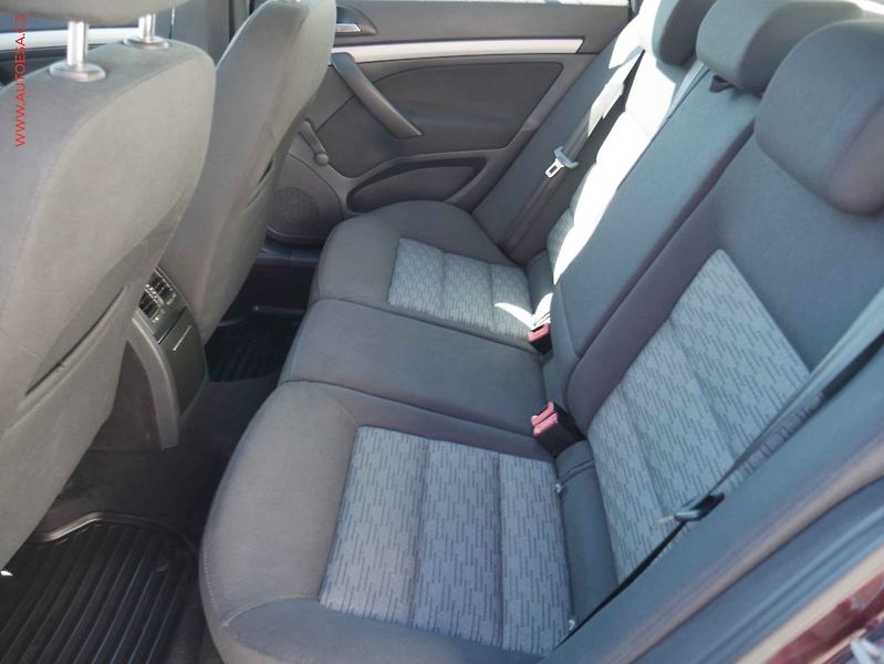 Škoda Octavia (2012) 1.6 TDi, ČR, Ambition, TZ - fotka 10 z 17