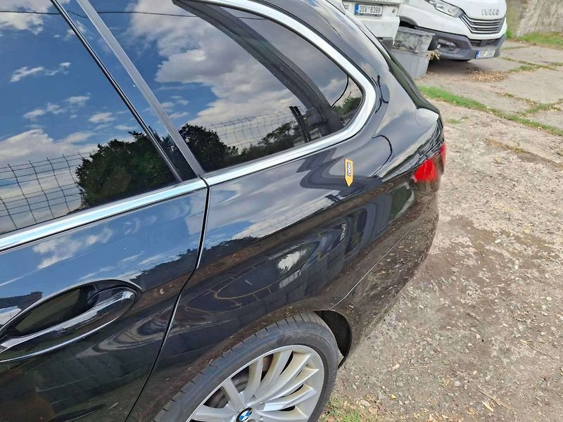 BMW Řada 5 530d xDrive AT Touring - fotka 63 z 71