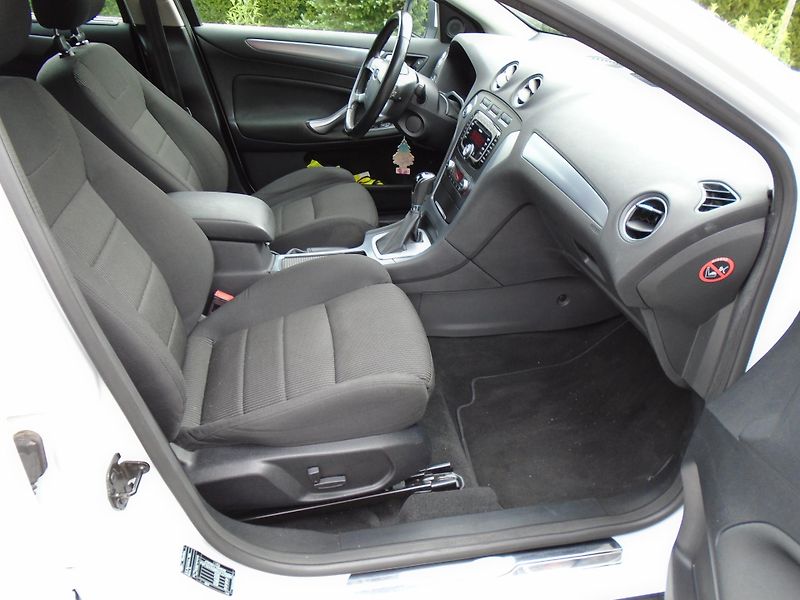 Ford Mondeo 2.0Tdci 103kW Titanium Aut - fotka 24 z 27