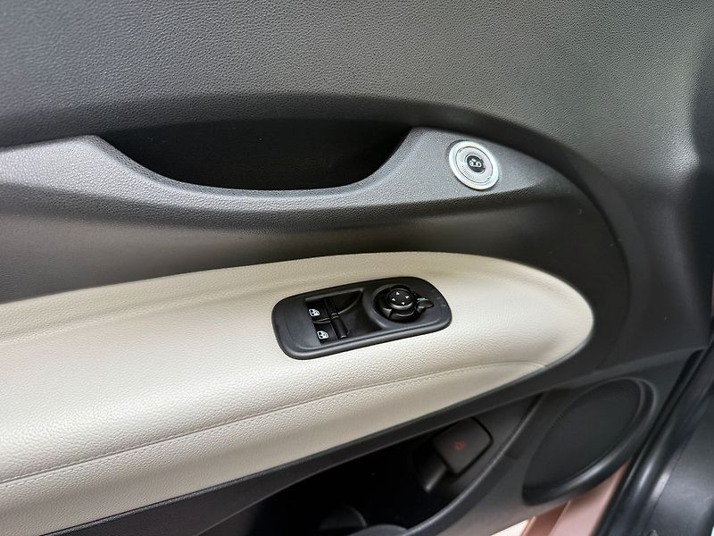 Fiat 500 LaPrima 3+1 42 kWh - fotka 32 z 38