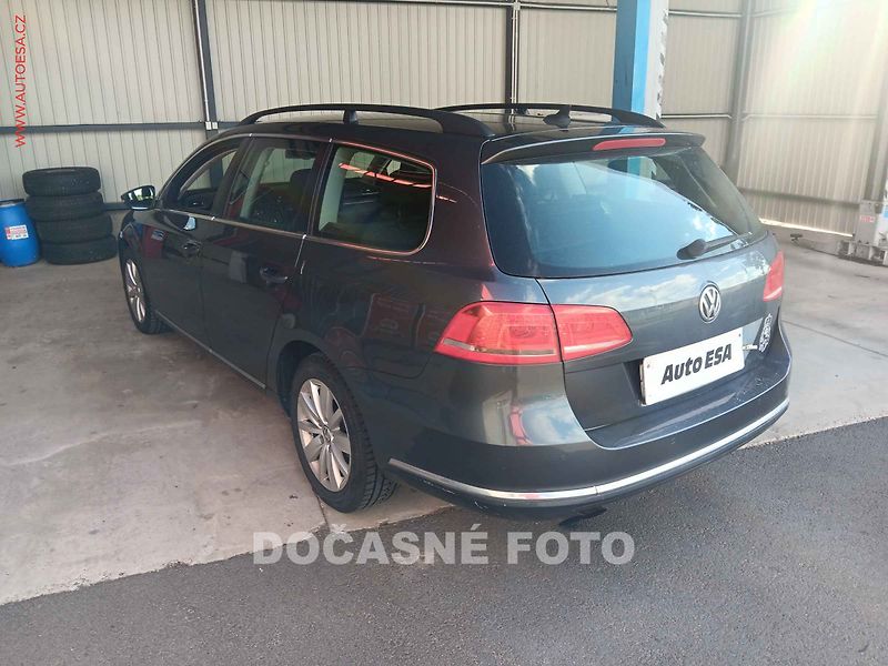 Volkswagen Passat (2014) 2.0 TDi - fotka 2 z 3