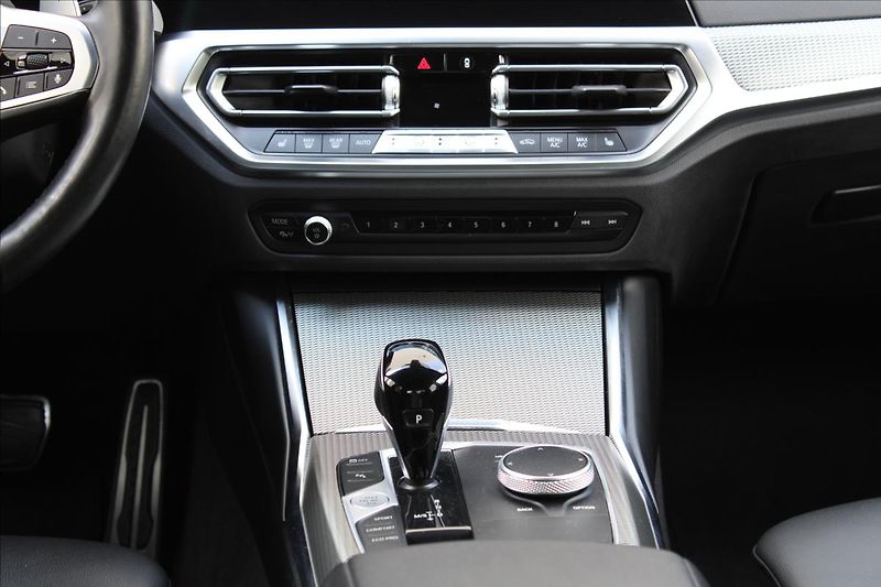 BMW Řada 3 320xd / M-PAKET / HUD / CZ - fotka 24 z 44