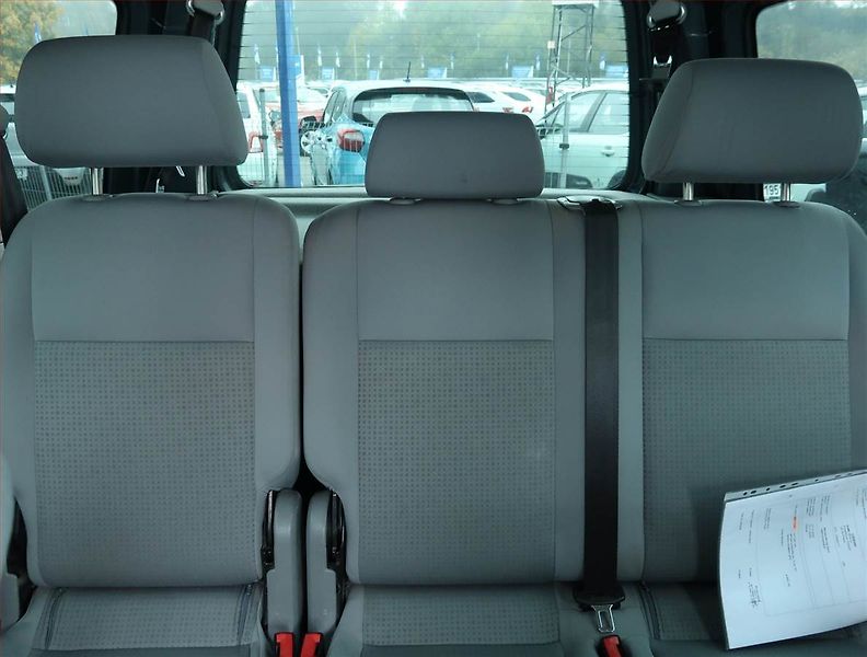 Volkswagen Caddy (2010) 1.9 TDI, 5Míst, 1Maj - fotka 10 z 16