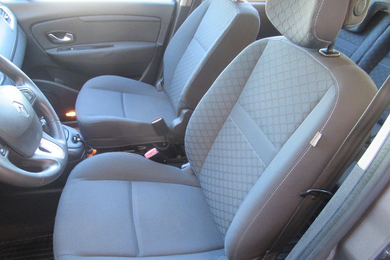 Renault Scénic 1.5 DCi AUT. KLIMA TAŽNÉ - fotka 13 z 20
