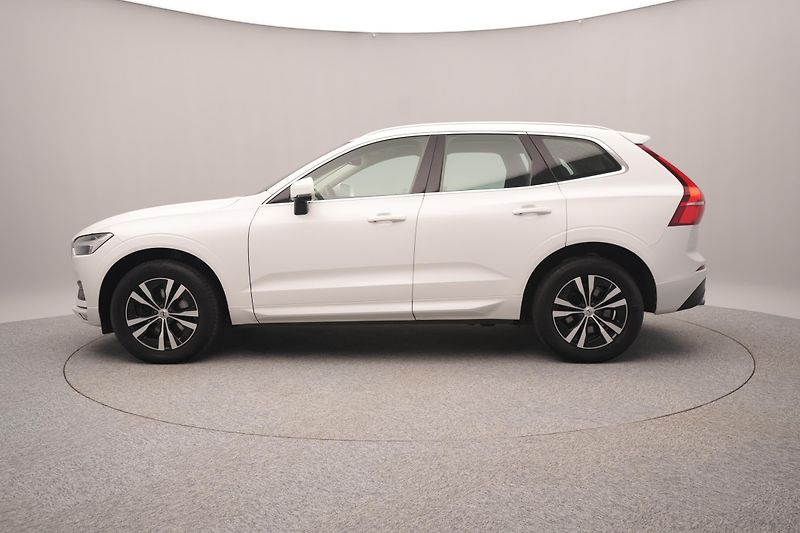 Volvo XC60 B4 AWD MOMENTUM AUT REZERVACE - fotka 8 z 45