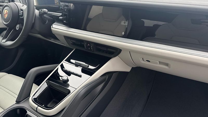 Porsche Cayenne (2026) E-Hybrid - fotka 23 z 30