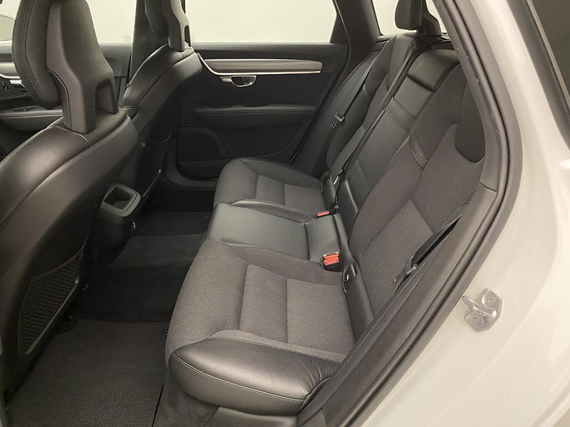 Volvo V90 T5 MOMENTUM AUT - fotka 5 z 39