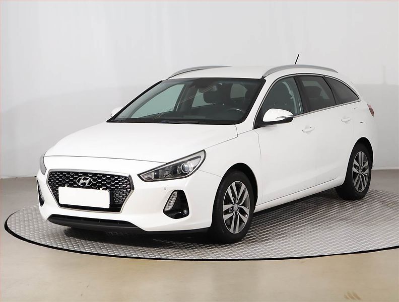 Hyundai i30 (2017) 1.4 CVVT, Tempomat - fotka 2 z 20