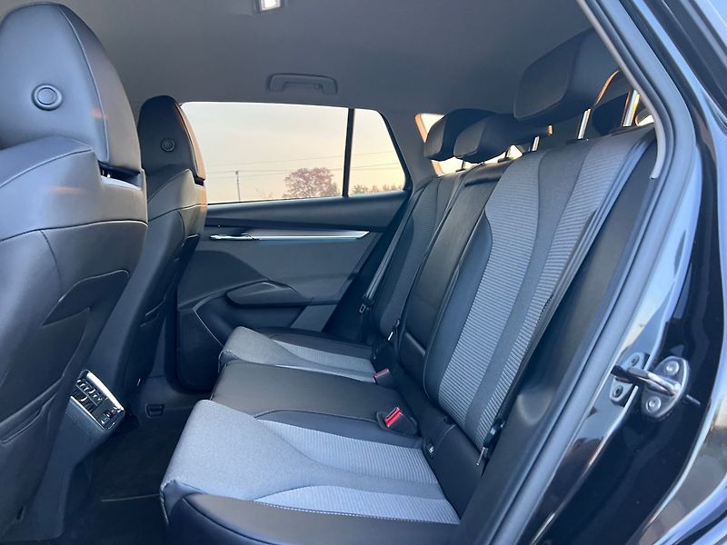 Škoda Enyaq iV 60 132 kW-TAŽNÉ-P.KAMERA - fotka 15 z 49