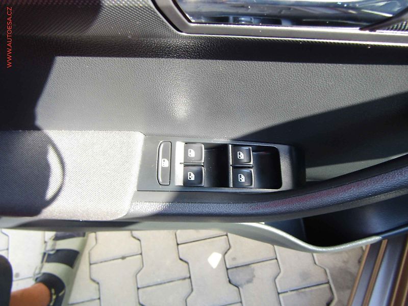 Škoda Fabia (2020) 1.0 TSi, 1.maj,ČR, Style, - fotka 11 z 21