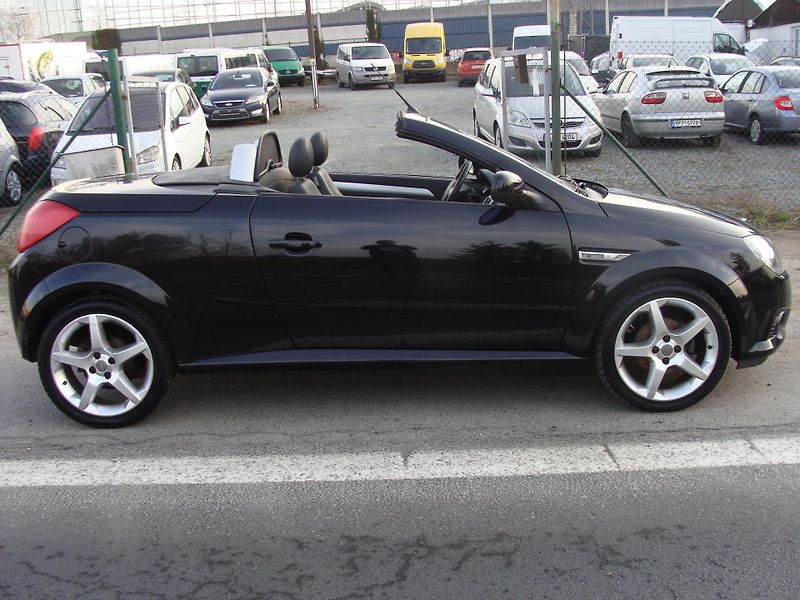 Opel Tigra 1.8i, 96000 km, 1. majitelka - fotka 7 z 31