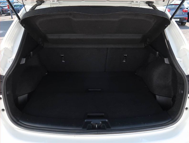 Nissan Qashqai (2015) 1.6 DIG-T, Serv.kniha, Navi - fotka 14 z 20