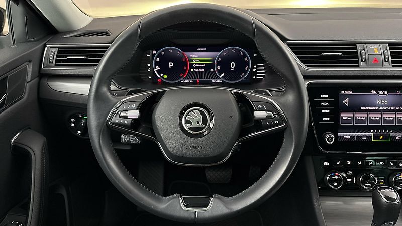 Škoda Superb 2.0 TDI DSG Style Combi - fotka 9 z 30