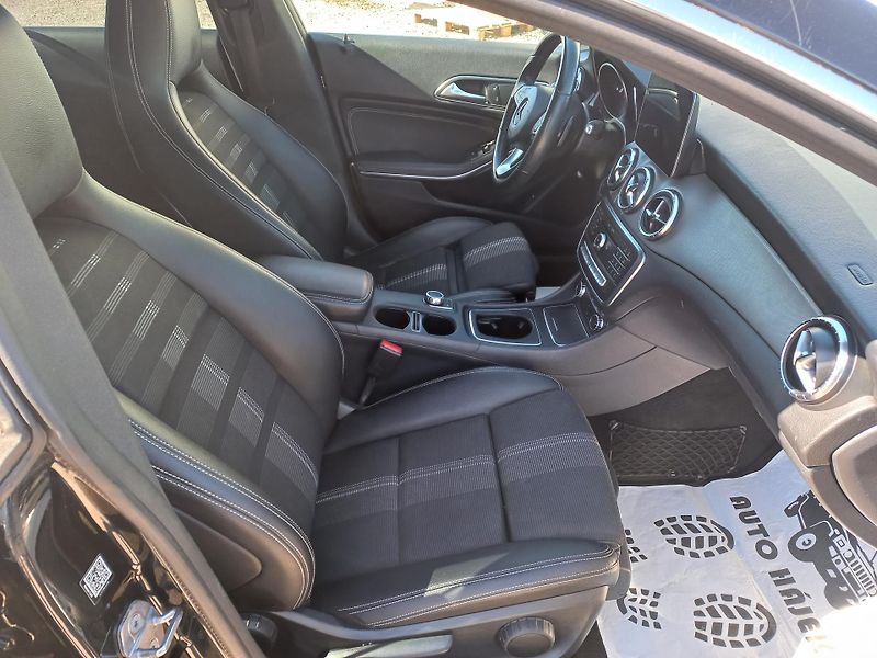 Mercedes-Benz CLA (2018) 180 - fotka 15 z 20