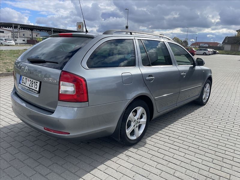 Škoda Octavia 1,2 TSi 77kw Ambiente výborný - fotka 4 z 29