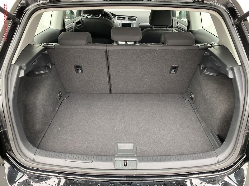 Volkswagen Golf (2015) 1.6 TDi, Trendline, navi - fotka 7 z 18